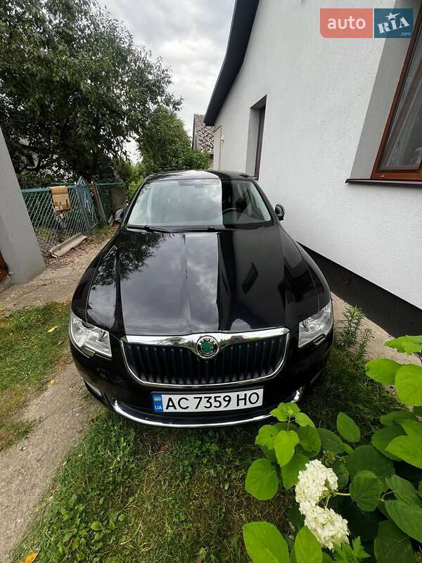 Лифтбек Skoda Superb 2012 в Луцке