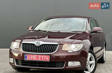 Лифтбек Skoda Superb 2009 в Староконстантинове