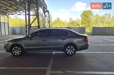Лифтбек Skoda Superb 2012 в 