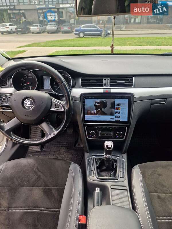 Универсал Skoda Superb 2014 в Ужгороде