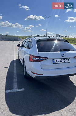 Универсал Skoda Superb 2018 в 
