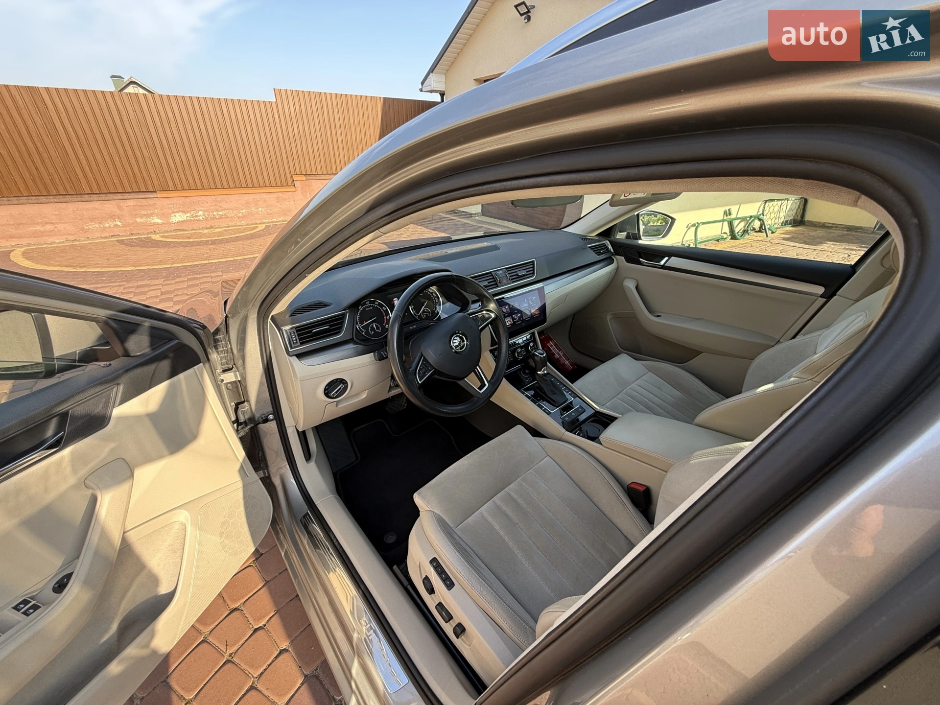 2017 Skoda Superb - мініатюра 15