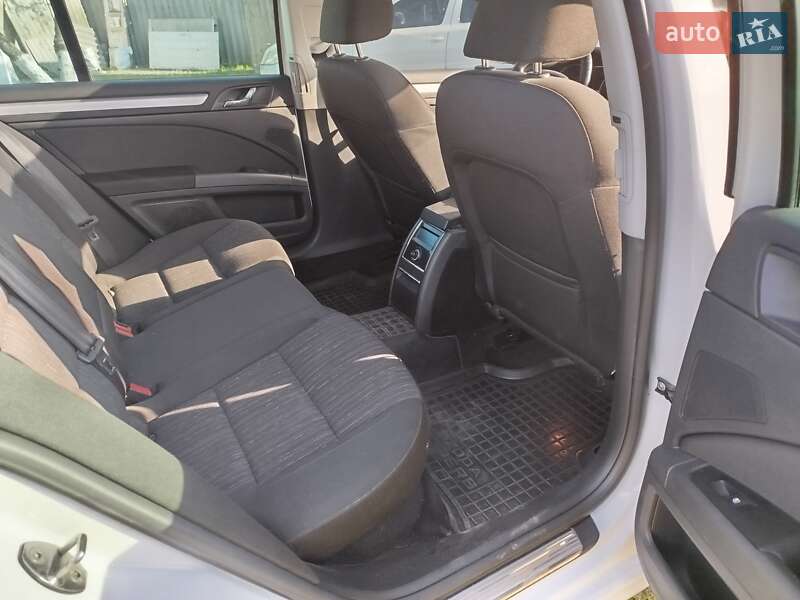 Универсал Skoda Superb 2014 в Ахтырке фото 11 Универсал Skoda Superb 2014 в Ахтырке