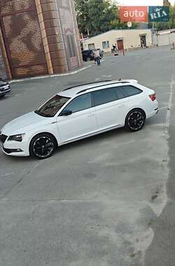 Универсал Skoda Superb 2018 в 