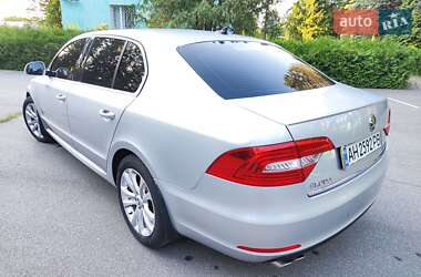 Лифтбек Skoda Superb 2013 в 