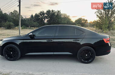 Лифтбек Skoda Superb 2015 в 