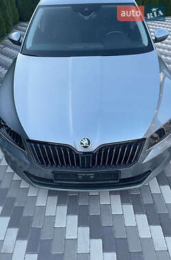 Лифтбек Skoda Superb 2016 в 