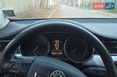 Лифтбек Skoda Superb 2011 в 