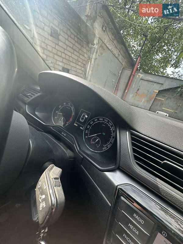 Лифтбек Skoda Superb 2016 в Кривом Роге