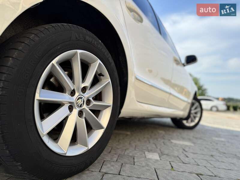 Универсал Skoda Superb 2015 в Дрогобыче