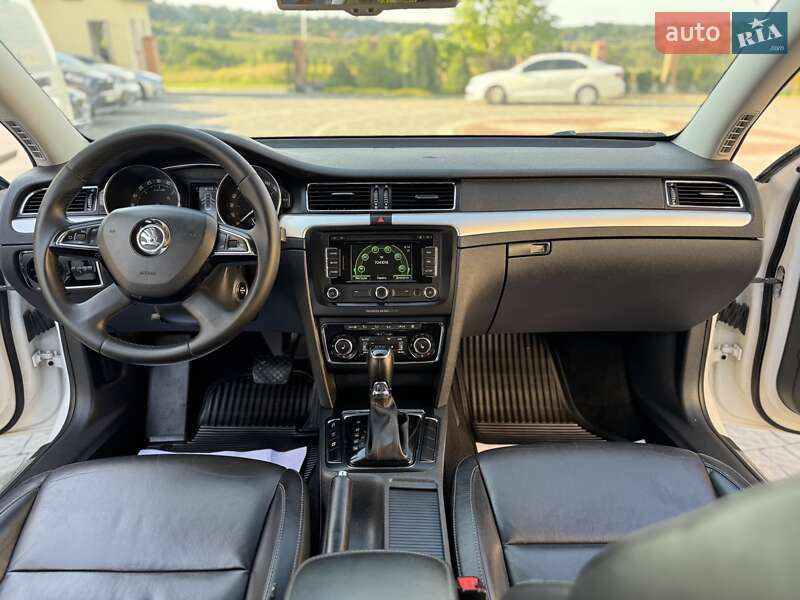 Универсал Skoda Superb 2015 в Дрогобыче