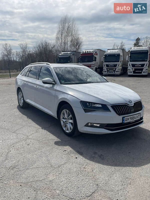 Універсал Skoda Superb 2016 в Звягелі