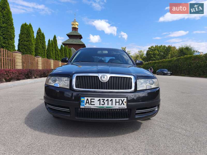 Лифтбек Skoda Superb 2003 в Днепре