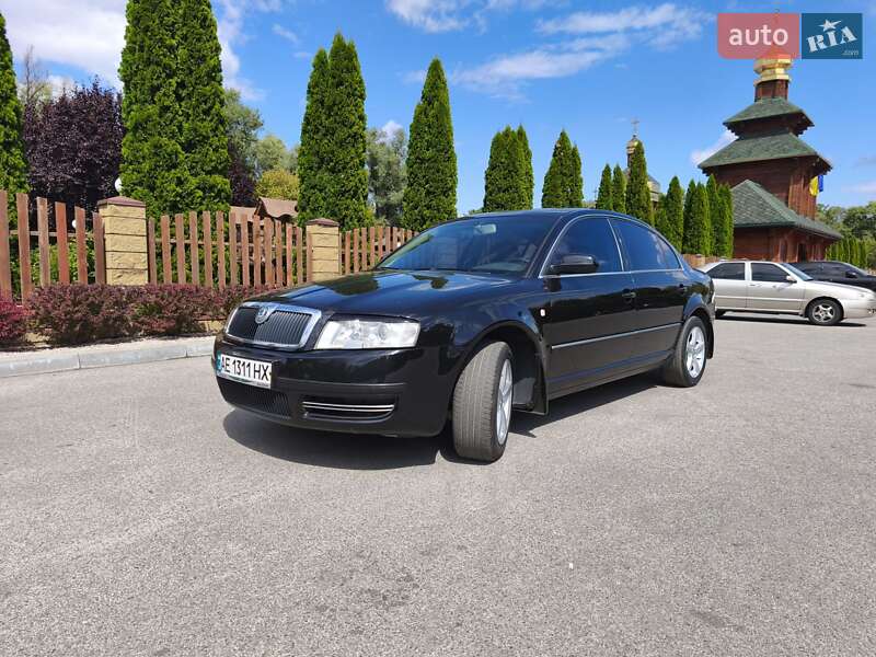 Лифтбек Skoda Superb 2003 в Днепре