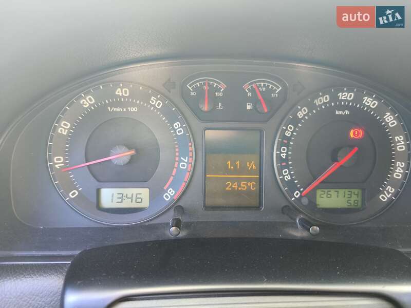 Лифтбек Skoda Superb 2003 в Днепре