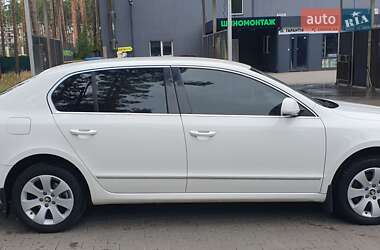 Лифтбек Skoda Superb 2012 в 