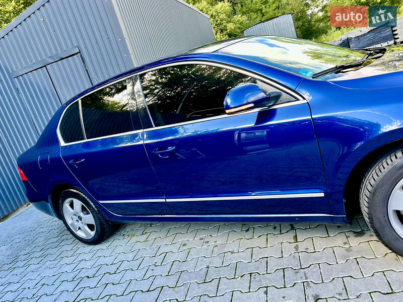 Лифтбек Skoda Superb 2009 в Рава-Русской