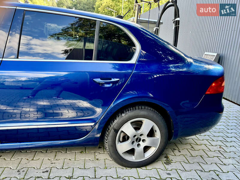 Лифтбек Skoda Superb 2009 в Рава-Русской