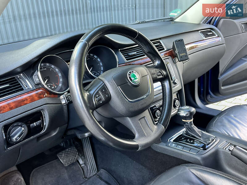 Лифтбек Skoda Superb 2009 в Рава-Русской