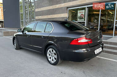 Лифтбек Skoda Superb 2010 в 