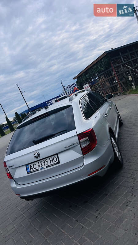 Универсал Skoda Superb 2015 в Нововолынске