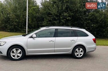 Универсал Skoda Superb 2015 в Нововолынске
