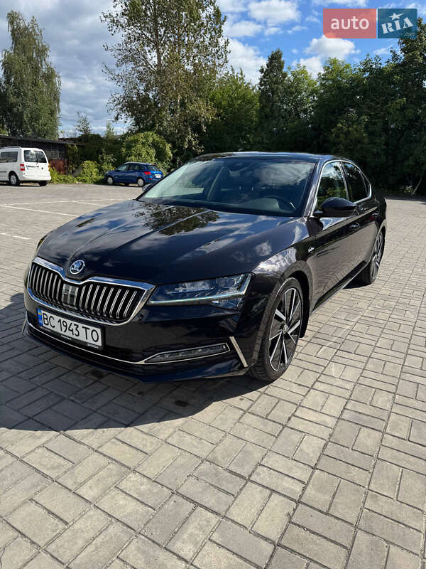 Лифтбек Skoda Superb 2019 в 