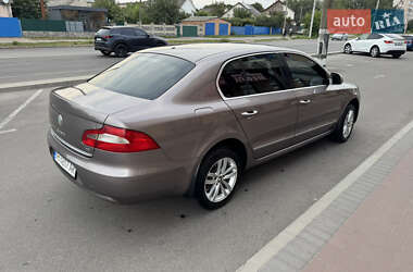 Лифтбек Skoda Superb 2012 в 