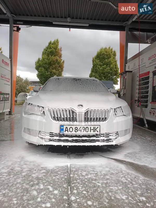 Skoda Superb 2018 VIN TMBJH7NP8K7023404 фото оголошення 24 з 125