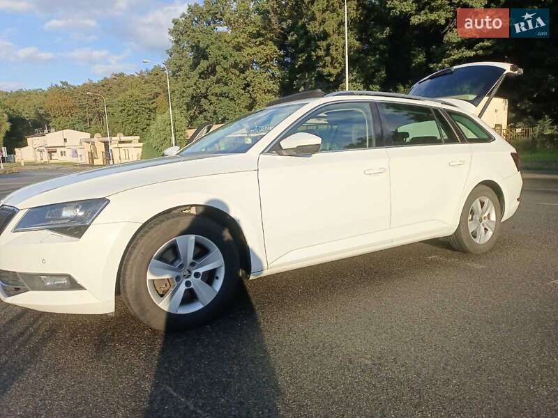 Универсал Skoda Superb 2018 в Хусте
