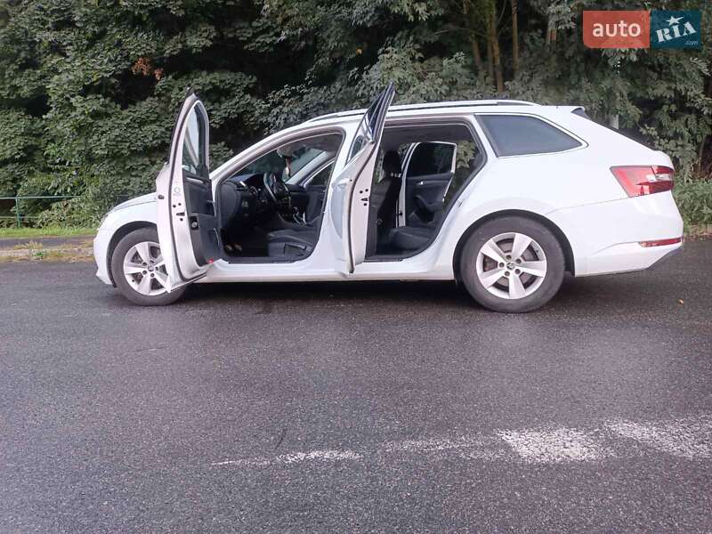 Универсал Skoda Superb 2018 в Хусте