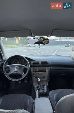 Лифтбек Skoda Superb 2005 в 