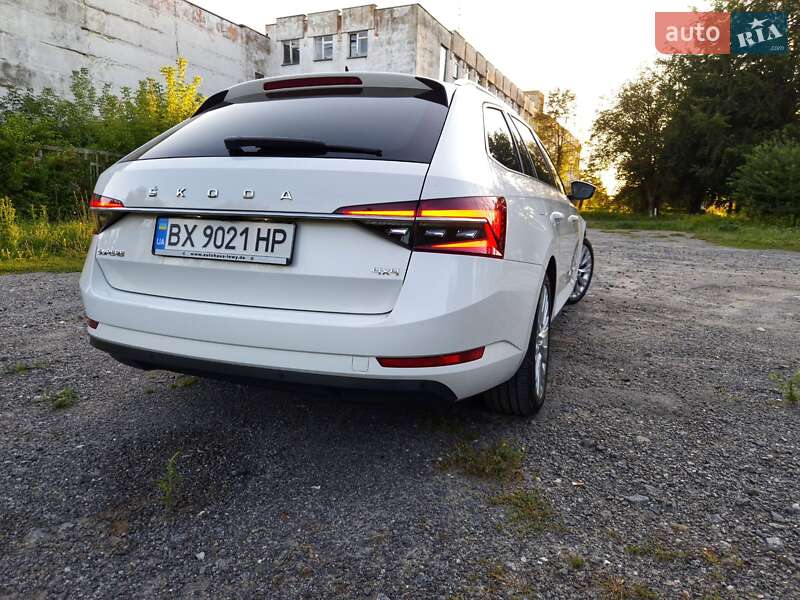 Универсал Skoda Superb 2019 в Староконстантинове