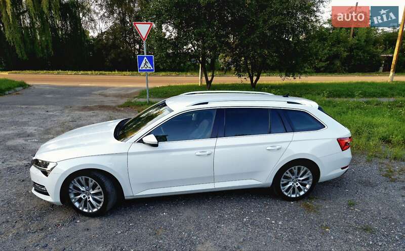 Универсал Skoda Superb 2019 в Староконстантинове