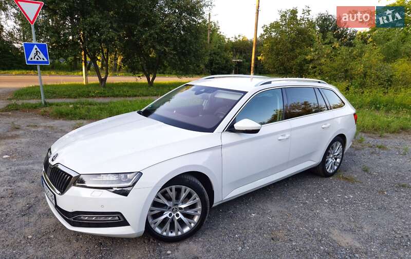 Универсал Skoda Superb 2019 в Староконстантинове