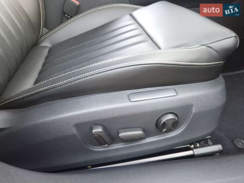 Универсал Skoda Superb 2019 в Староконстантинове