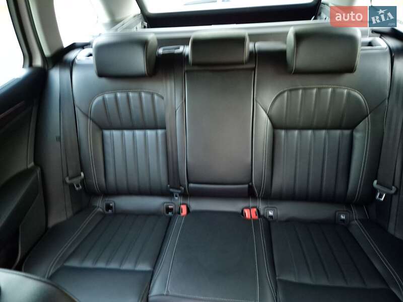 Универсал Skoda Superb 2019 в Староконстантинове