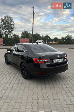 Ліфтбек Skoda Superb 2016 в 