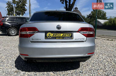Лифтбек Skoda Superb 2013 в 