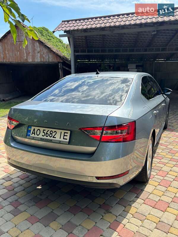Лифтбек Skoda Superb 2019 в Мукачево