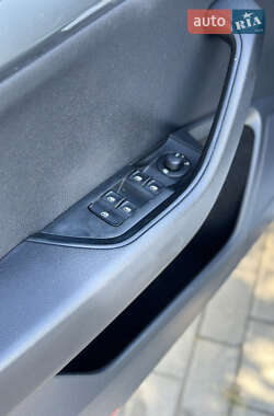 Лифтбек Skoda Superb 2015 в 