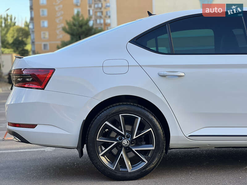 Лифтбек Skoda Superb 2022 в Одессе