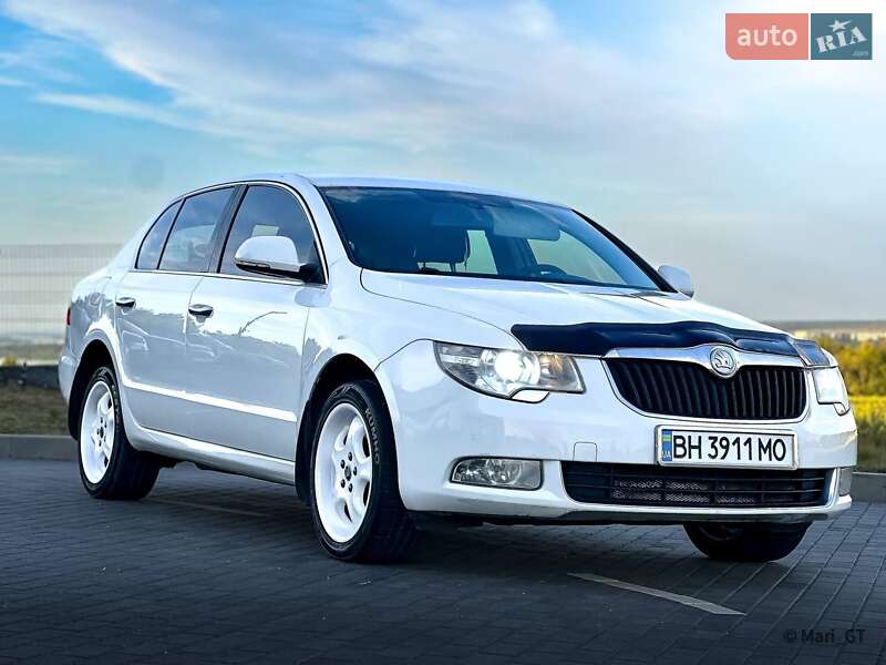 Лифтбек Skoda Superb 2012 в 