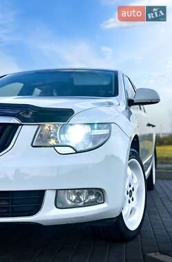Лифтбек Skoda Superb 2012 в 