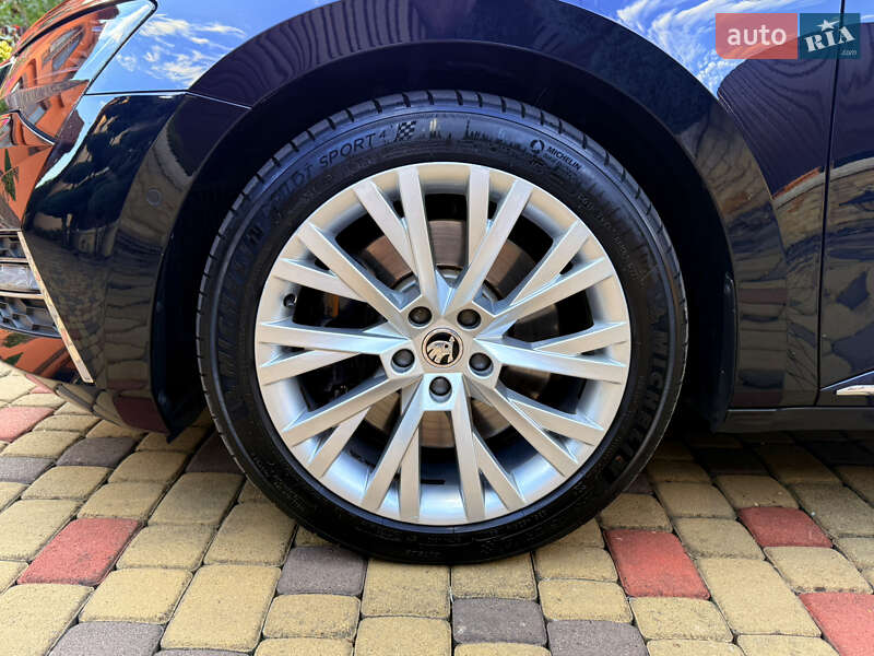 Ліфтбек Skoda Superb 2020 в Мукачевому