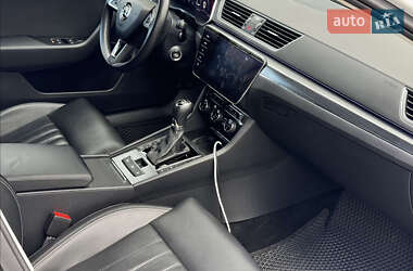Лифтбек Skoda Superb 2019 в 