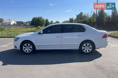 Лифтбек Skoda Superb 2013 в 
