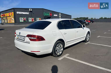 Лифтбек Skoda Superb 2013 в 