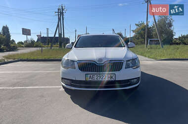 Лифтбек Skoda Superb 2013 в 