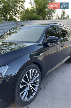 Универсал Skoda Superb 2015 в 